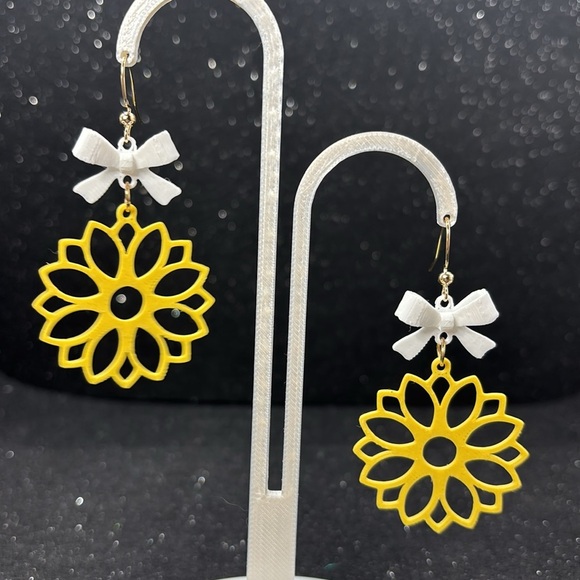 Yellow Floral Earrings with White Bow - Picture 4 of 4